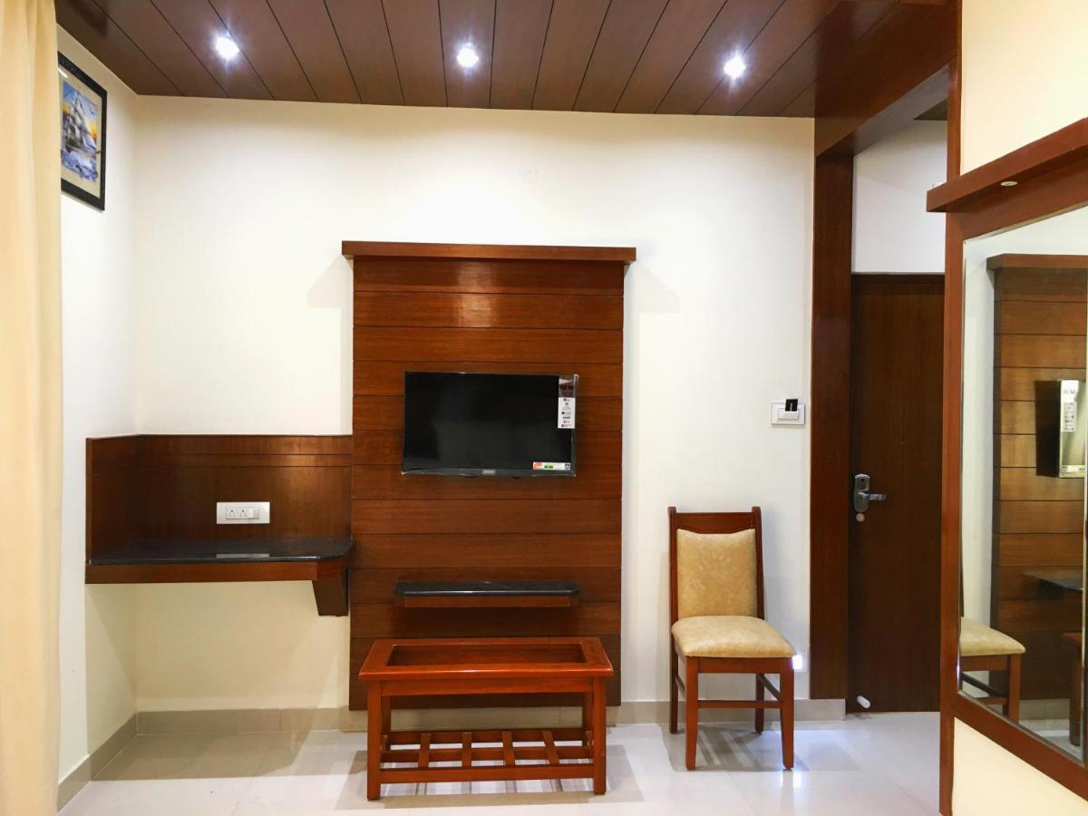 The Grand Coral Hotell Bangalore Exteriör bild
