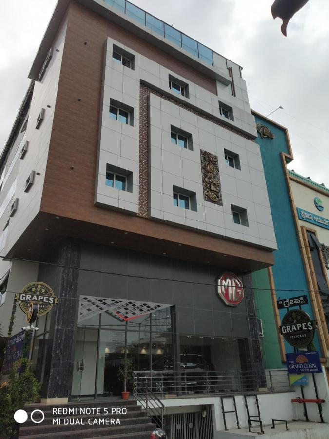 The Grand Coral Hotell Bangalore Exteriör bild